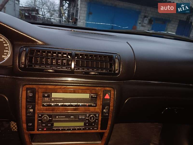 Седан Volkswagen Passat 2002 в Черкасах