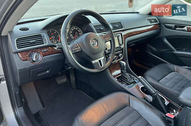 Седан Volkswagen Passat 2013 в Дубно