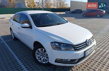 Седан Volkswagen Passat 2012 в Києві