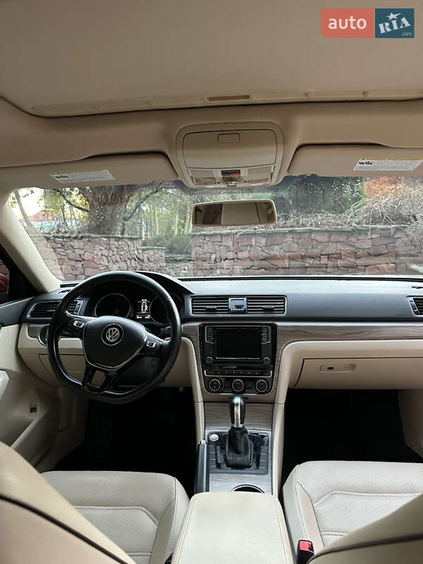 Седан Volkswagen Passat 2018 в Києві