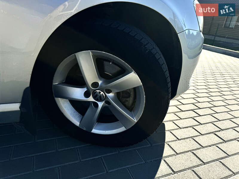 Седан Volkswagen Passat 2011 в Бершаді