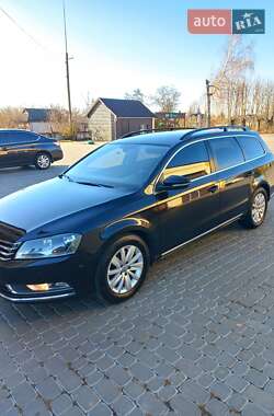 Универсал Volkswagen Passat 2012 в Ильинцах