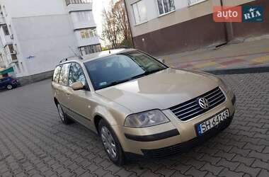 Универсал Volkswagen Passat 2003 в Звягеле