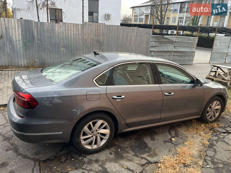 Седан Volkswagen Passat 2017 в Харькове