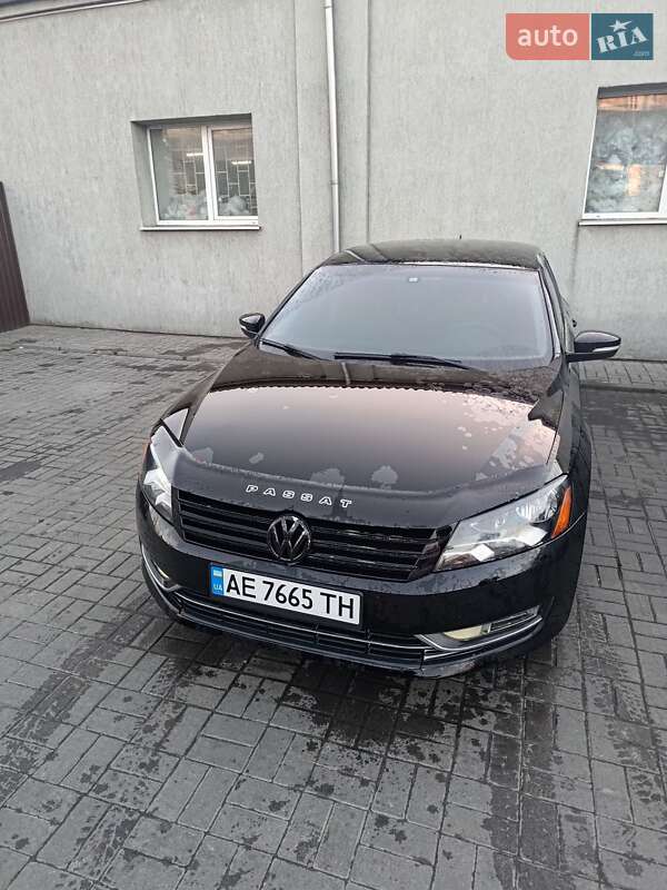 Седан Volkswagen Passat 2013 в Павлограді