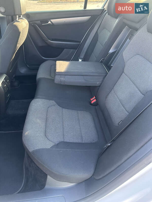 Седан Volkswagen Passat 2011 в Херсоні