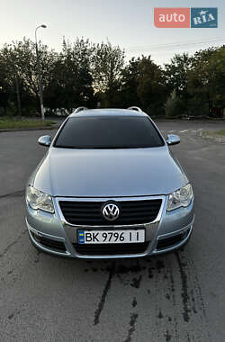 Универсал Volkswagen Passat 2006 в Ровно