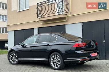 Седан Volkswagen Passat 2021 в Львові