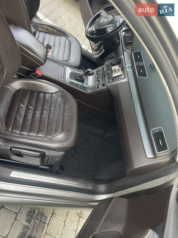 Універсал Volkswagen Passat 2012 в Кам'янець-Подільському