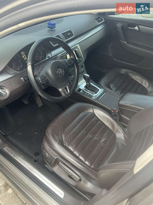 Універсал Volkswagen Passat 2012 в Кам'янець-Подільському