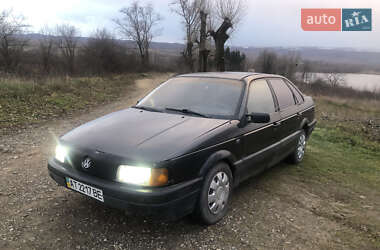 Седан Volkswagen Passat 1990 в Трускавце