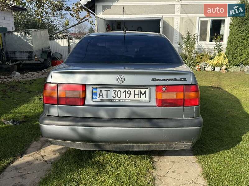 Седан Volkswagen Passat 1994 в Городенці