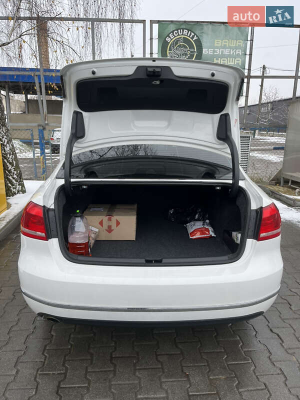 Седан Volkswagen Passat 2014 в Чернівцях
