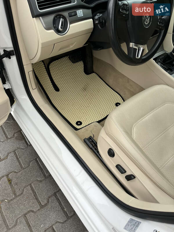 Седан Volkswagen Passat 2014 в Чернівцях