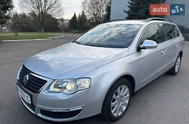 Универсал Volkswagen Passat 2010 в Ровно