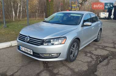 Седан Volkswagen Passat 2012 в Львове