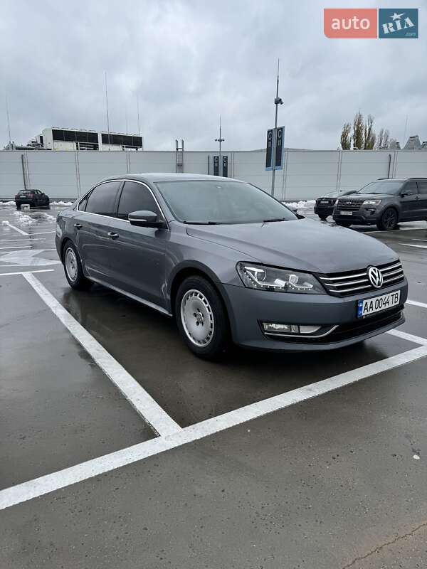 Седан Volkswagen Passat 2015 в Києві