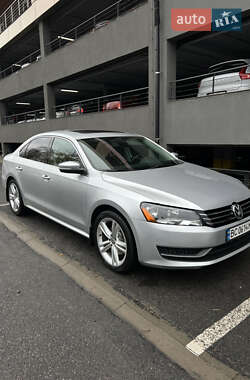 Седан Volkswagen Passat 2014 в Львове