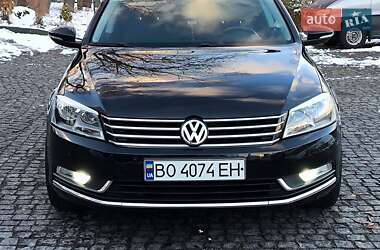 Седан Volkswagen Passat 2012 в Черновцах