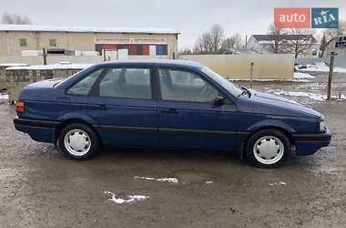 Седан Volkswagen Passat 1988 в Коломые