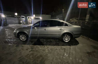 Седан Volkswagen Passat 2002 в Запорожье