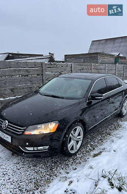 Седан Volkswagen Passat 2013 в Бурштыне