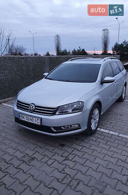 Універсал Volkswagen Passat 2011 в Вараші