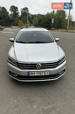 Седан Volkswagen Passat 2016 в Сумах