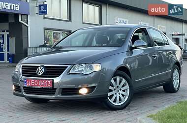 Седан Volkswagen Passat 2006 в Сарнах