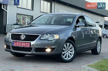 Седан Volkswagen Passat 2006 в Сарнах