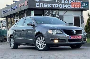 Седан Volkswagen Passat 2006 в Сарнах