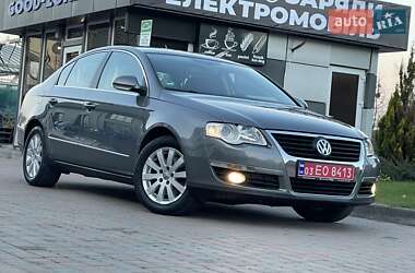 Седан Volkswagen Passat 2006 в Сарнах