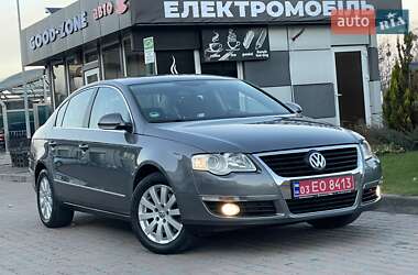 Седан Volkswagen Passat 2006 в Сарнах