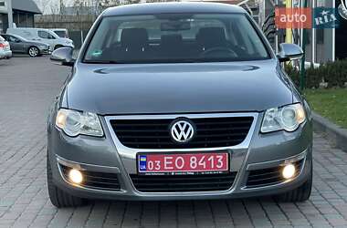 Седан Volkswagen Passat 2006 в Сарнах