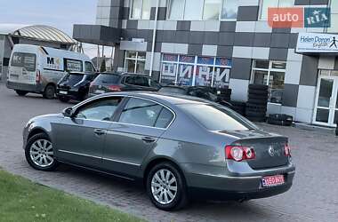 Седан Volkswagen Passat 2006 в Сарнах