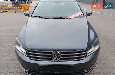 Volkswagen Passat 2011