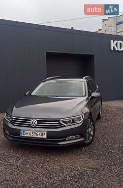 Універсал Volkswagen Passat 2016 в Вінниці