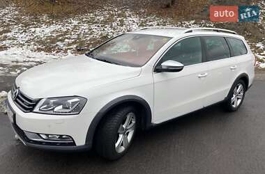 Універсал Volkswagen Passat 2014 в Києві