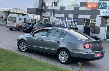 Седан Volkswagen Passat 2006 в Сарнах