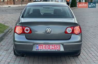 Седан Volkswagen Passat 2006 в Сарнах