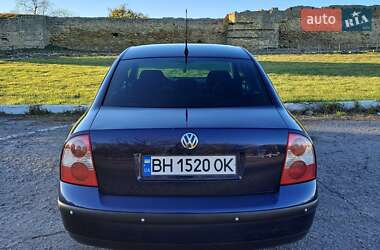 Седан Volkswagen Passat 2004 в Одессе