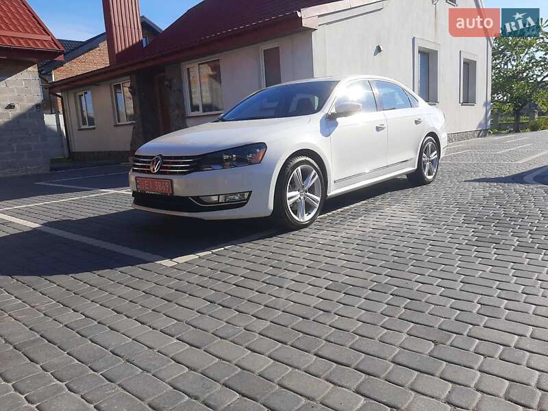 Седан Volkswagen Passat 2012 в Дубно