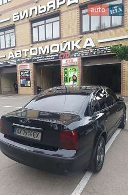 Седан Volkswagen Passat 1997 в Харькове