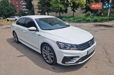 Седан Volkswagen Passat 2016 в Дніпрі