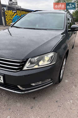 Универсал Volkswagen Passat 2011 в Запорожье