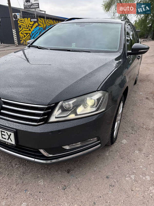 Универсал Volkswagen Passat 2011 в Запорожье