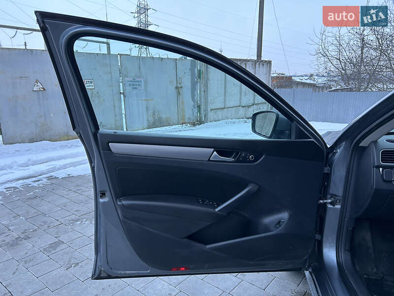 Седан Volkswagen Passat 2015 в Тернополі