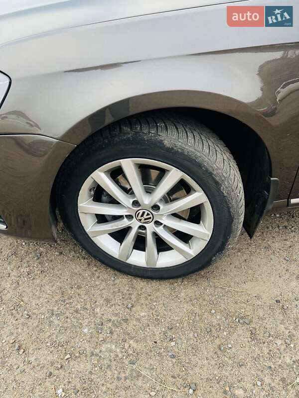 Седан Volkswagen Passat 2014 в Одесі