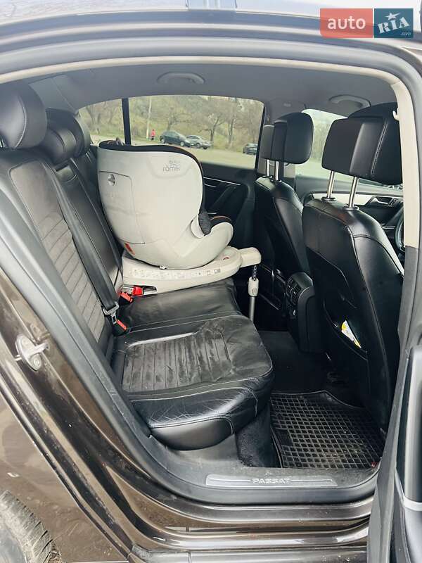 Седан Volkswagen Passat 2014 в Одесі