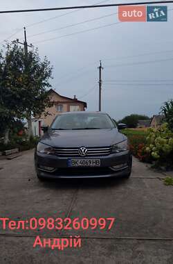 Седан Volkswagen Passat 2015 в Ровно